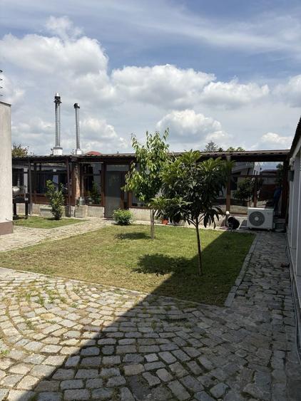 Casă cu 4 camere în Roșu