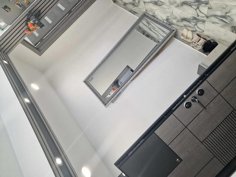 Apartament cu 2 camere semidecomandat în Cetate