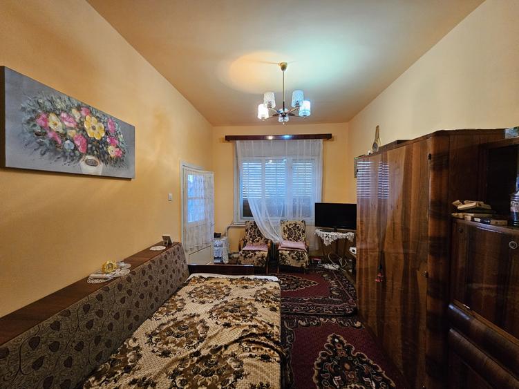 Casă individuală cu 5 camere cu Canalizare în Girocului