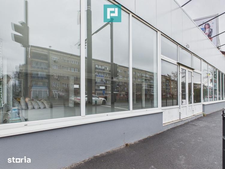 Spațiu comercial, de 198.3 mp, în Cantemir