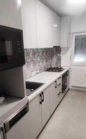 1 Mai 2 Camere Decomandat Mobilat Modern - 2