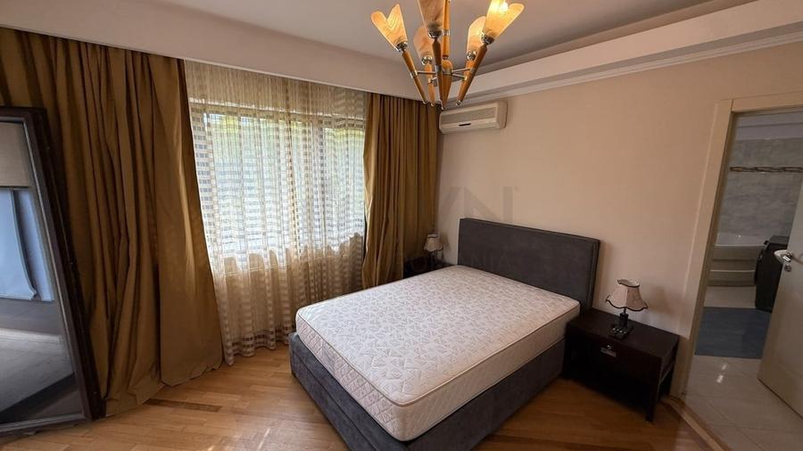 Apartament cu 4 camere decomandat în Herăstrău