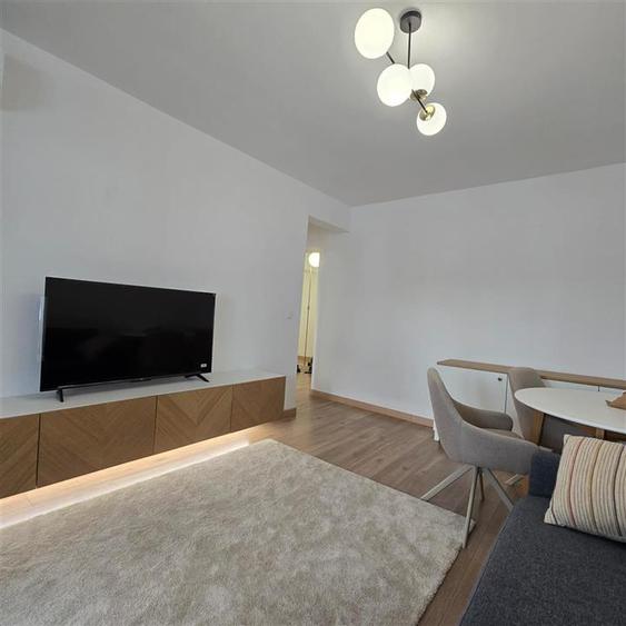 Apartament cu 3 camere decomandat în Târgu Cucu