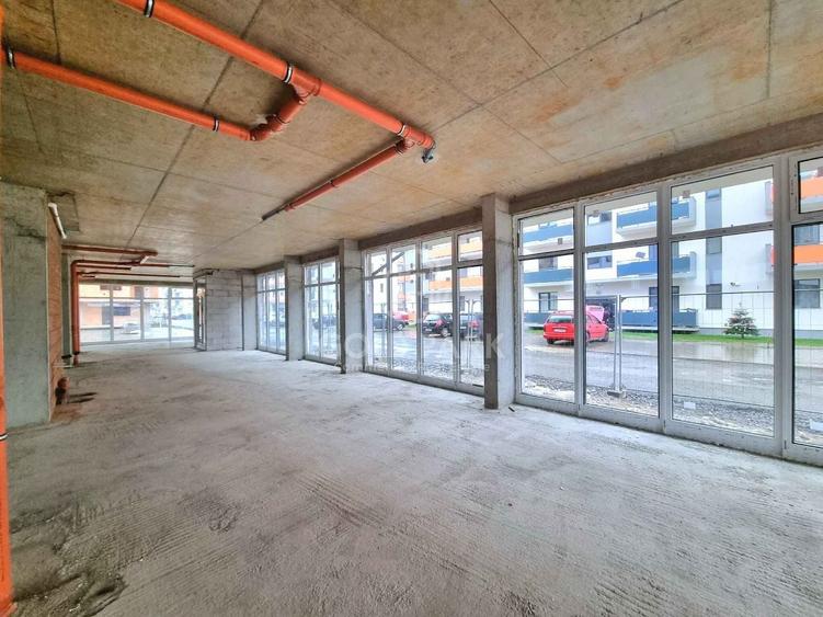Spațiu comercial, de 160 mp, în Florești