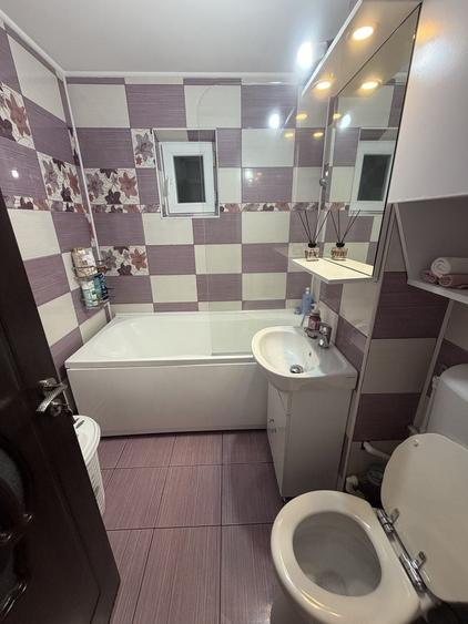 Apartament cu 2 camere decomandat în Broșteni