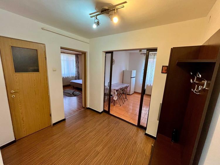Apartament cu 3 camere decomandat în Cetate