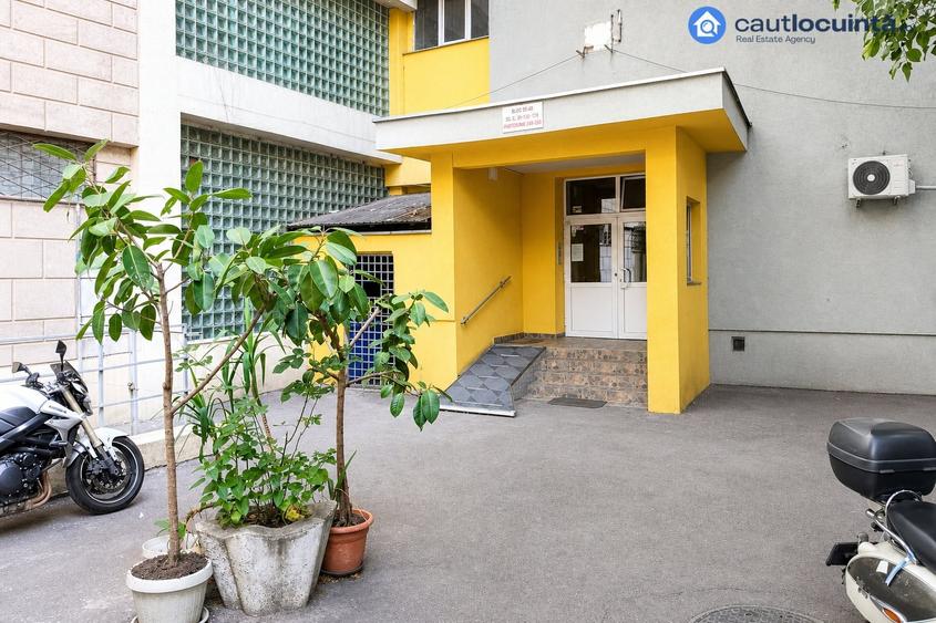 Apartament cu 3 camere decomandat, mobilat în Pantelimon
