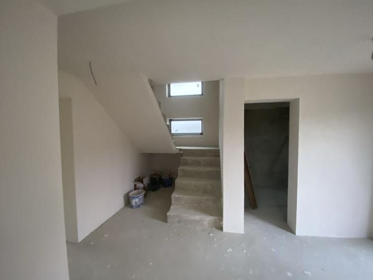 Casă cu 4 camere în Vlădiceni