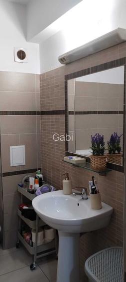 Apartament 2 camere, bucatarie open space, camera, dressing, baie. Modern si utilat