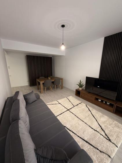 Apartament cu 2 camere decomandat, mobilat în Politehnica