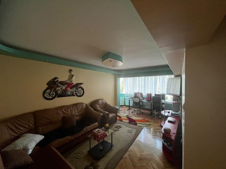 Apartament cu 2 camere decomandat în Diamant