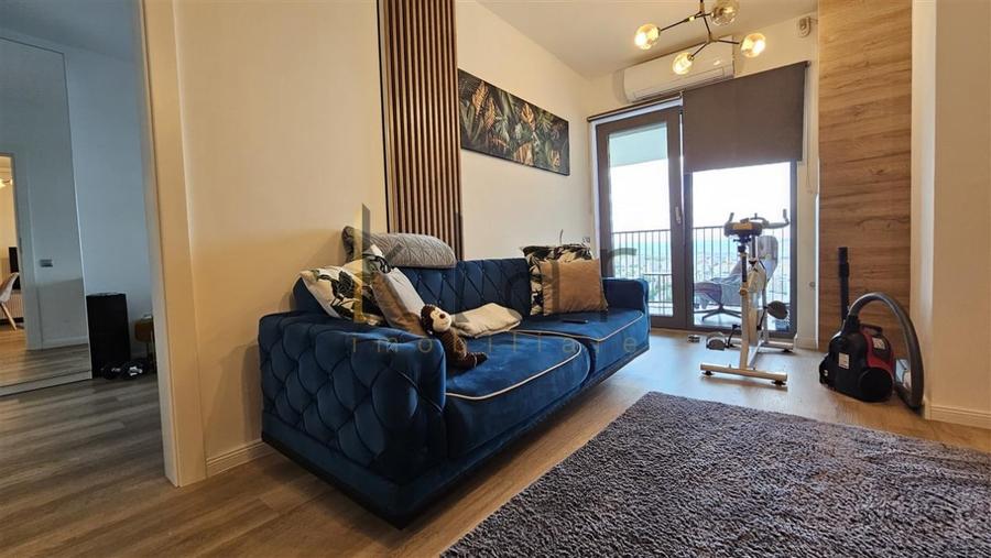 Apartament cu 3 camere semidecomandat, mobilat în Zorilor