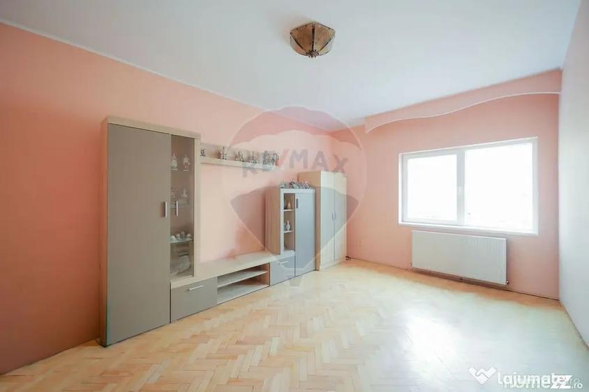Casă cu 4 camere cu Teren 500 Mp în Iosia