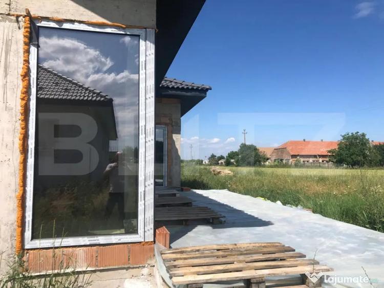 Casă cu 3 camere cu Teren 610 Mp în Cristian