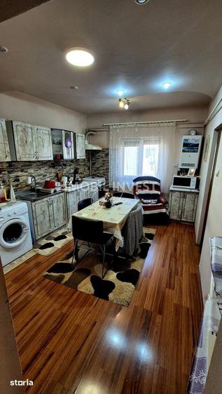 Apartament cu 3 camere decomandat în Cetate