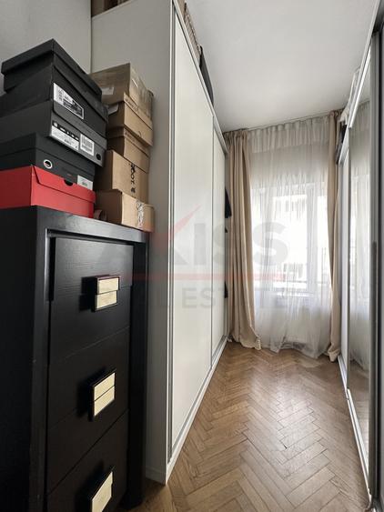 Apartament cu 3 camere decomandat, mobilat în Peninsula