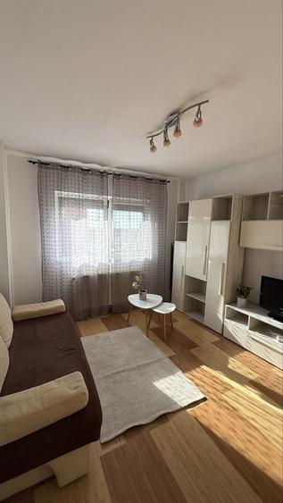 Garsonieră decomandată în Central