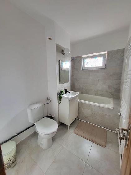Apartament cu 3 camere decomandat în Sud