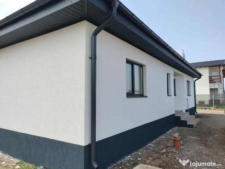 Casă cu 4 camere cu Teren 350 Mp în Tărlungeni