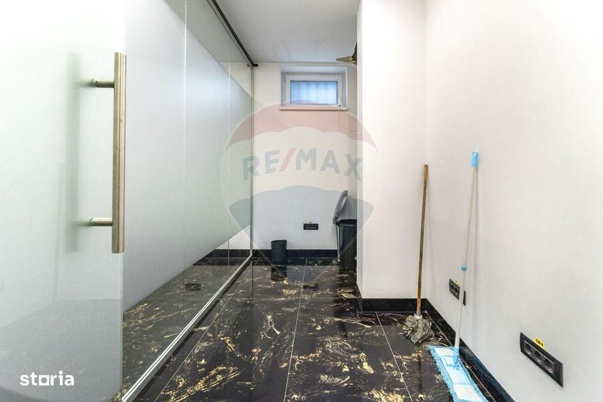 Spațiu comercial, de 100 mp, în Central