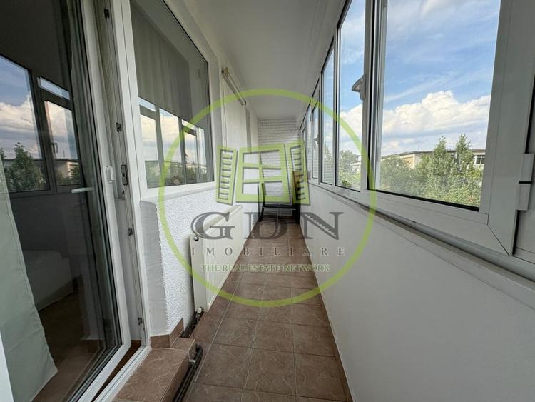 Apartament cu 3 camere decomandat, mobilat în Calea București