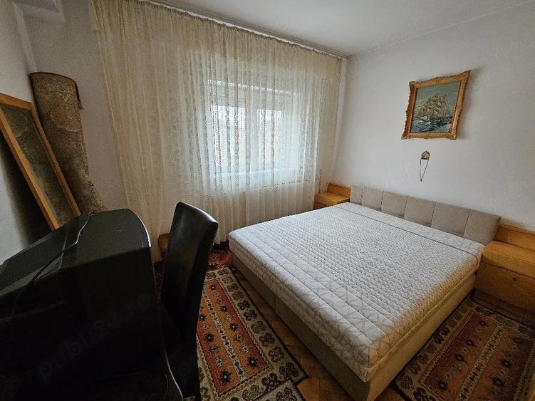Apartament cu 3 camere decomandat în Soarelui