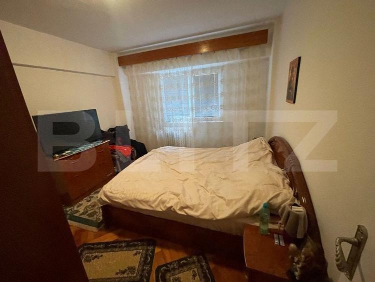 Apartament cu 4 camere decomandat, mobilat în Micro 17
