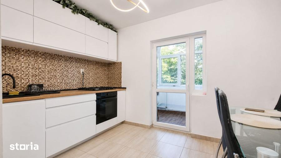 Apartament cu 3 camere decomandat în Nicolina