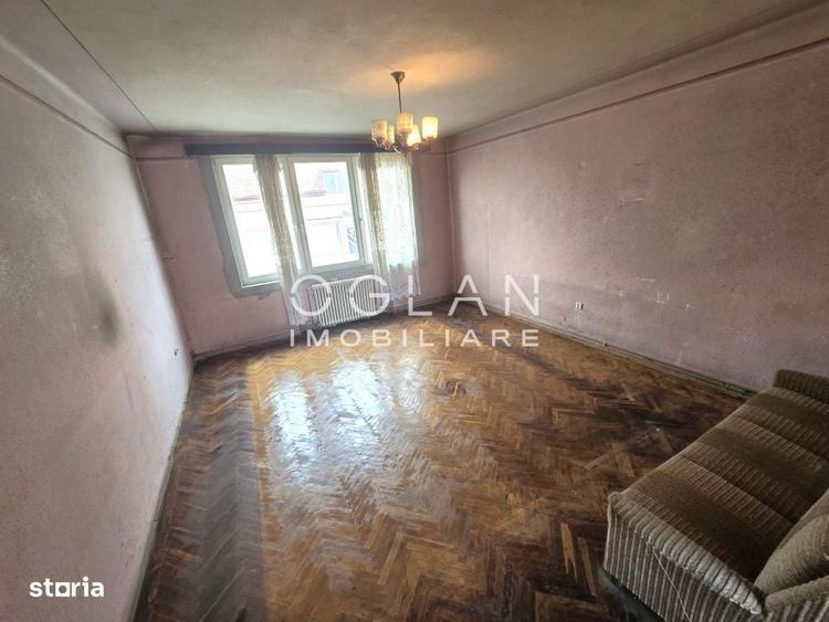 Casă cu 4 camere decomandat în Central