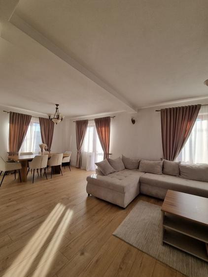 Casă cu 4 camere în Central
