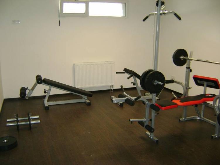 Garsonieră decomandată, mobilată în Olimpia-Stadion