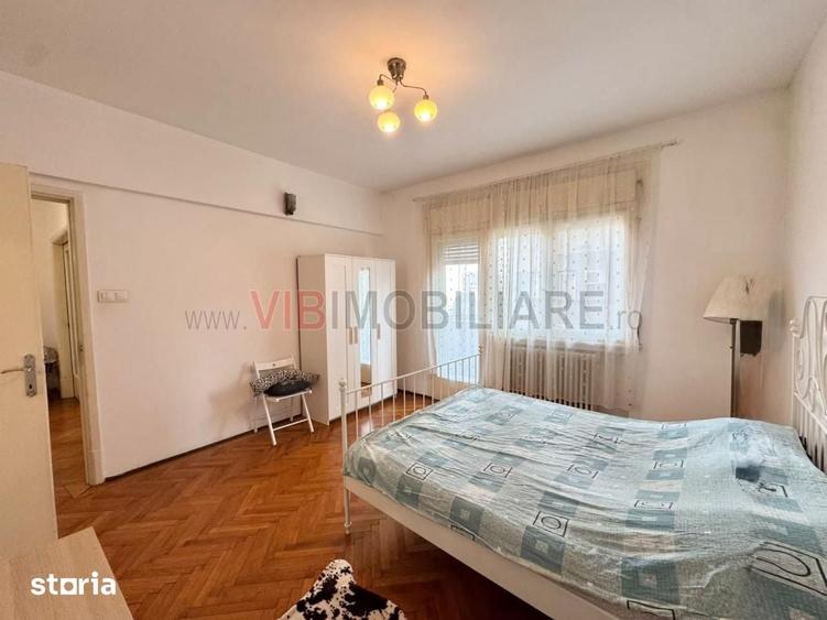 Apartament cu 3 camere decomandat în Romană