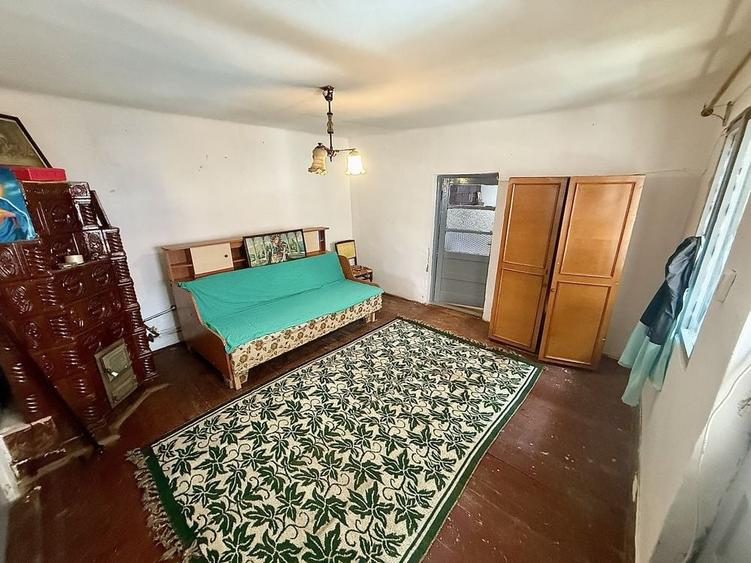 Casă cu 4 camere cu Teren 350 Mp în Central