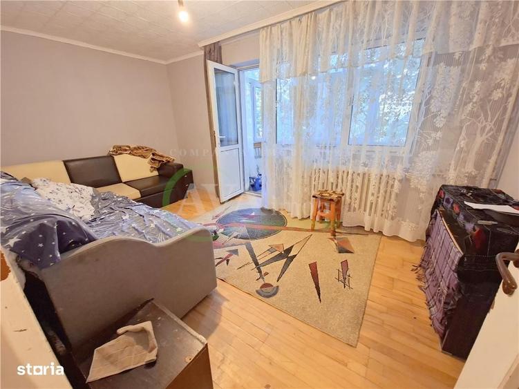 Apartament cu 3 camere decomandat în Narcisa
