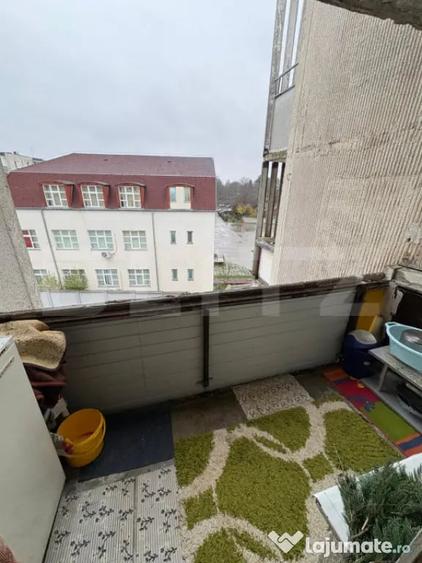 Apartament cu 4 camere decomandat, mobilat în Sângeorgiu de Mureș