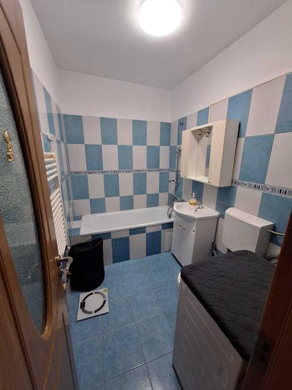 Apartament cu 2 camere decomandat în Girocului