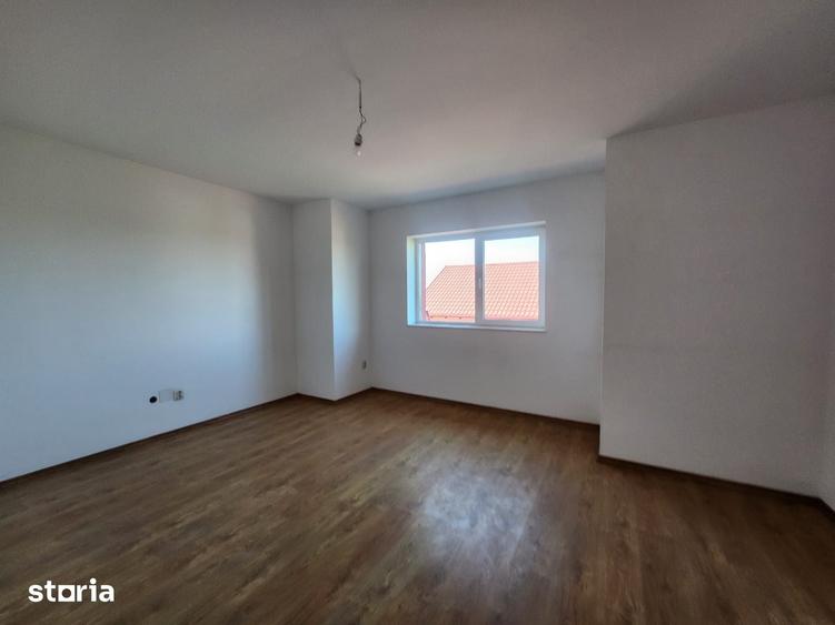 Casă cu 4 camere cu Teren 543 Mp în Ștefănești