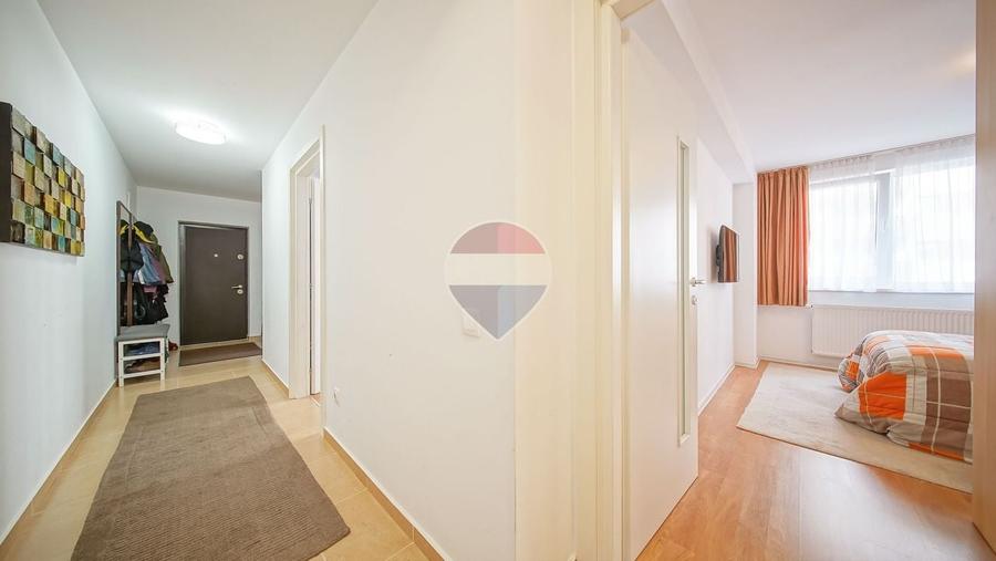 Apartament cu 2 camere decomandat, mobilat în Tractorul