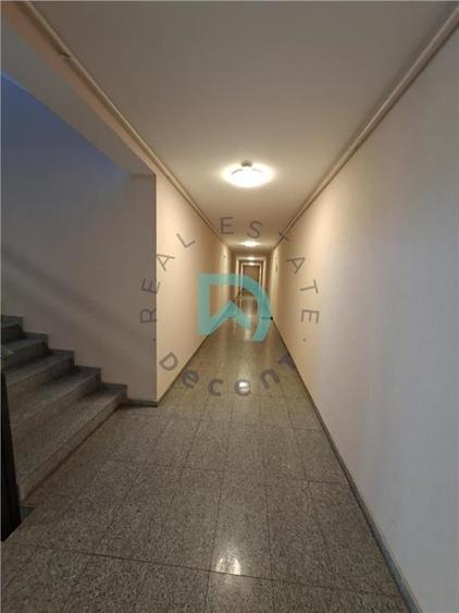 Apartament cu 2 camere decomandat în Tractorul
