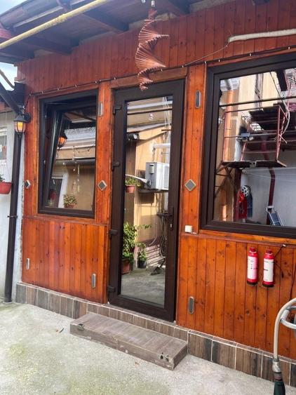 Casă cu 4 camere în Tineretului