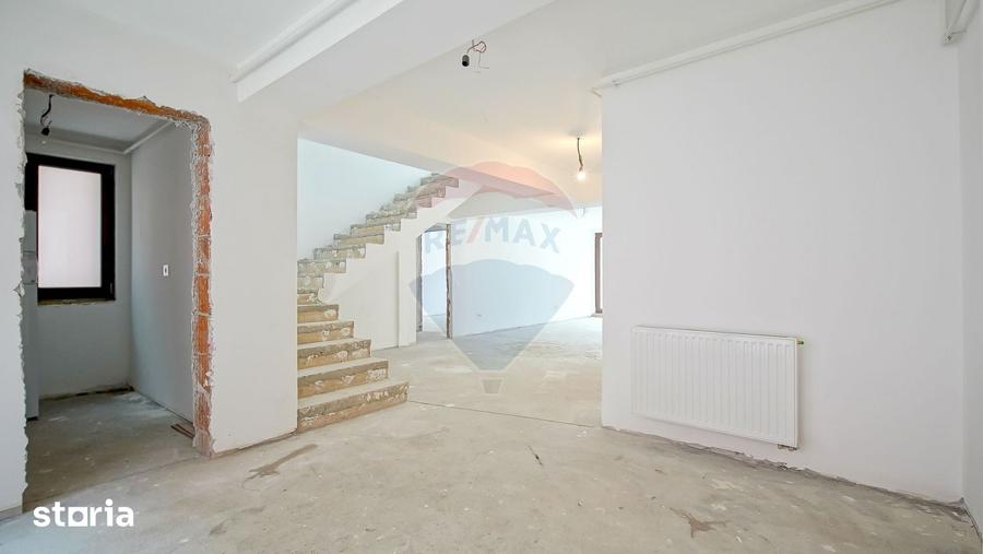 Apartament cu 4 camere în Schei