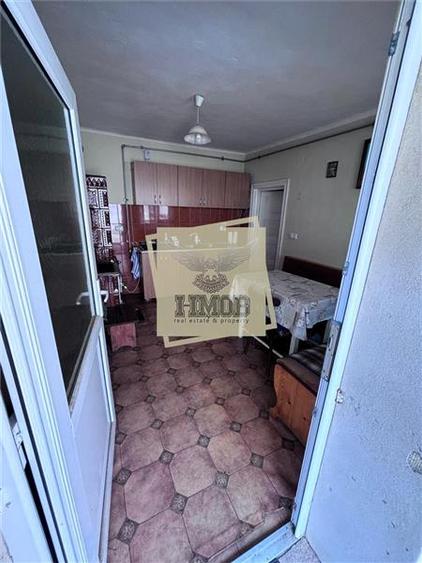 Casă individuală cu 6 camere cu Teren 1300 Mp în Central