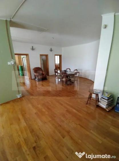 Casă cu 4 camere cu Teren 1500 Mp în Malu Mare