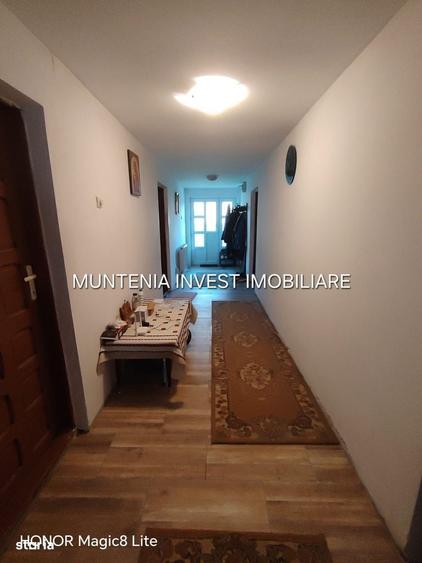 Casă cu 3 camere cu Teren 500 Mp în Bradu