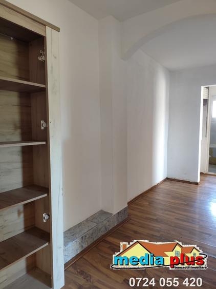 Apartament cu 3 camere decomandat în Micro 16
