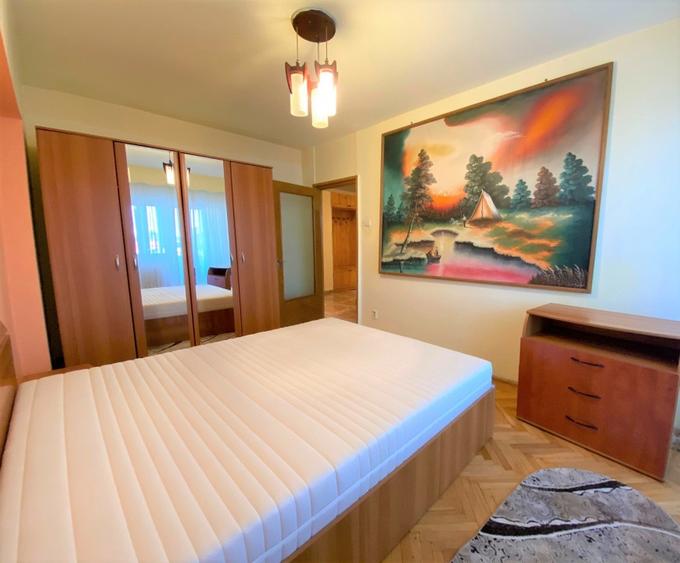 Apartament cu 3 camere decomandat, mobilat în Zorilor