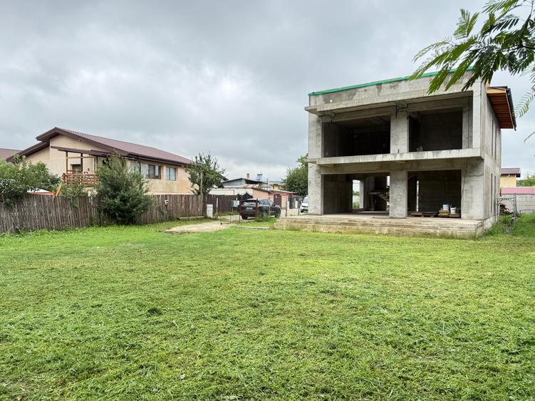 Casă individuală cu 5 camere cu Canalizare în Pantelimon