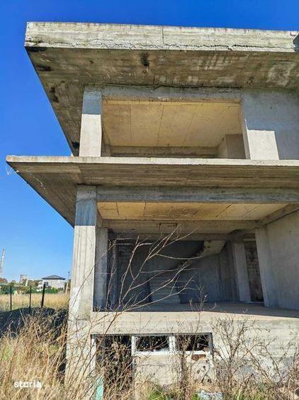 Casă cu 4 camere cu Teren 450 Mp în Km 4
