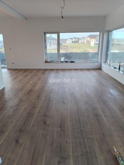 Casa de vanzare la Lisaura ,120 m2 utili, 5 ari, utilitati - la semifinisat sau la cheie