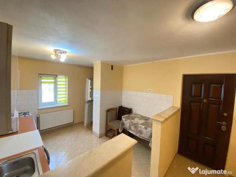 Apartament cu 2 camere semidecomandat în Miorița